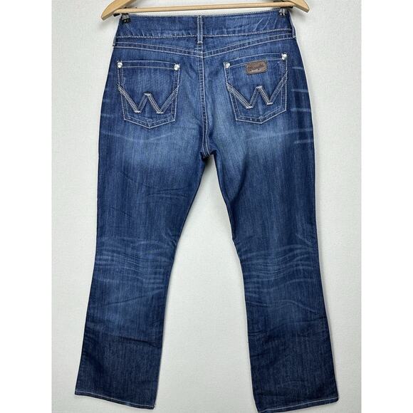 Wrangler Jeans Women’s 9/10x30 Blue Denim Bootcut Premium Patch Low Rise Cotton - Picture 13 of 15